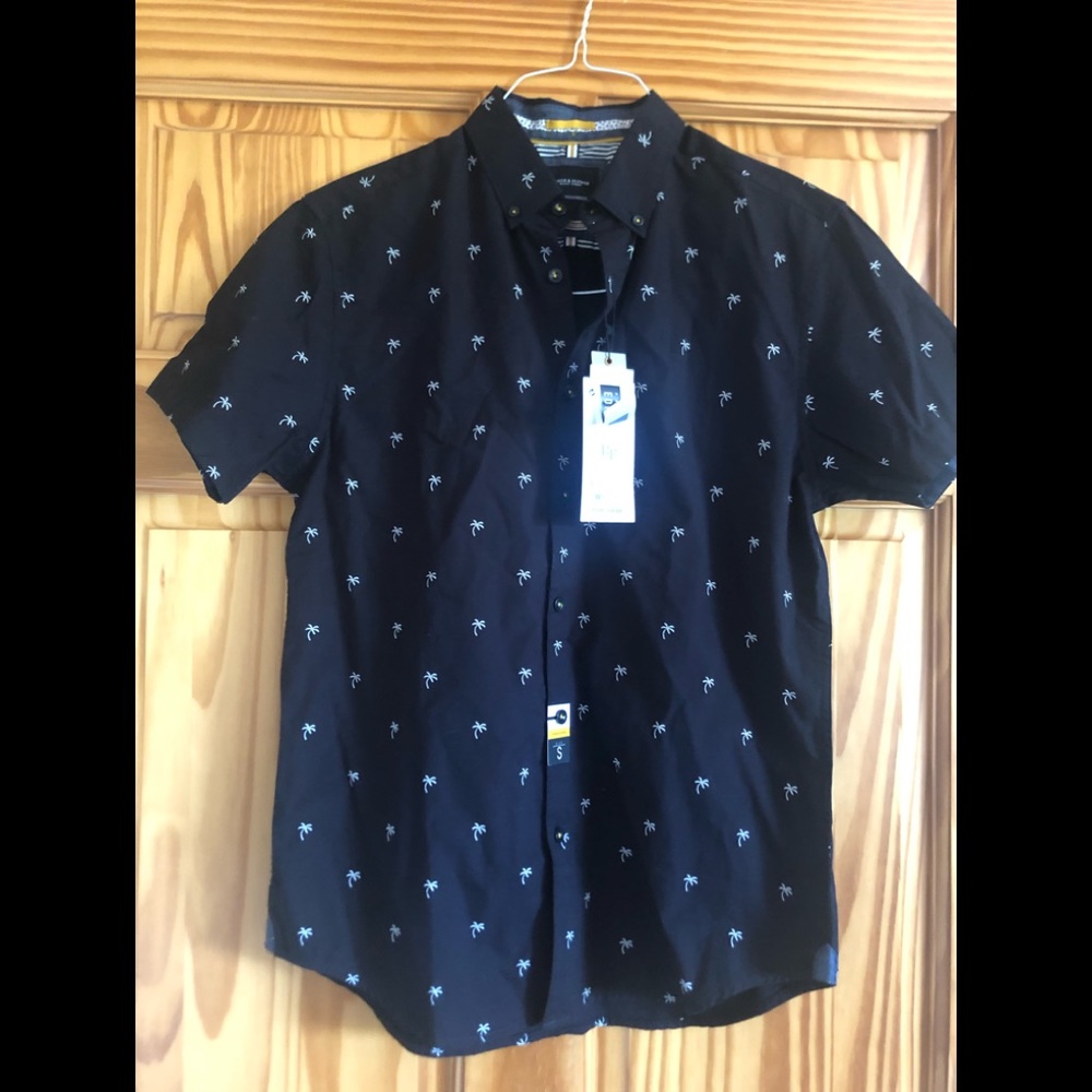 Men’s patterned button down - Picture 1 of 4